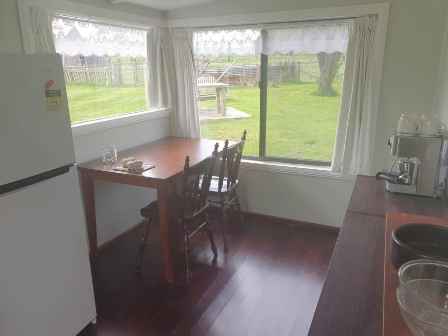 Handsome Hills Dairy Retreat Won Wron Extérieur photo