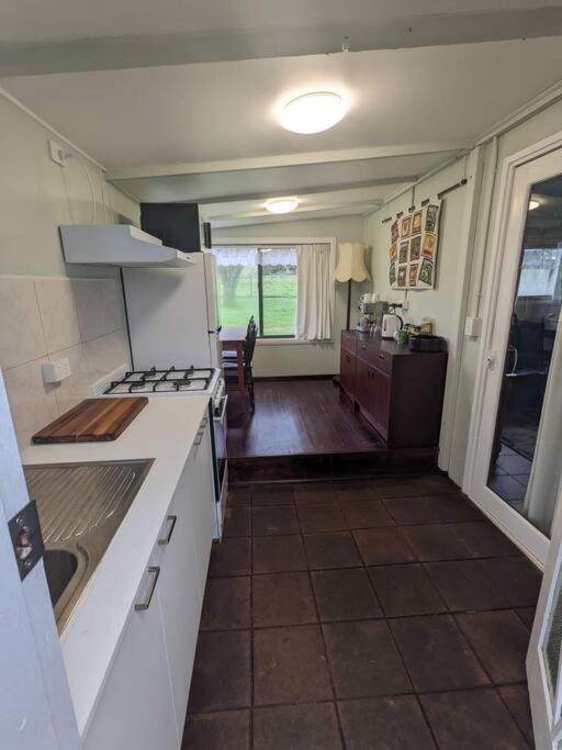 Handsome Hills Dairy Retreat Won Wron Extérieur photo