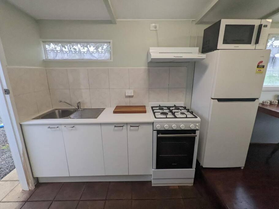 Handsome Hills Dairy Retreat Won Wron Extérieur photo