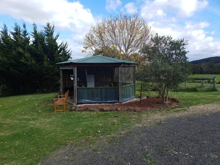 Handsome Hills Dairy Retreat Won Wron Extérieur photo